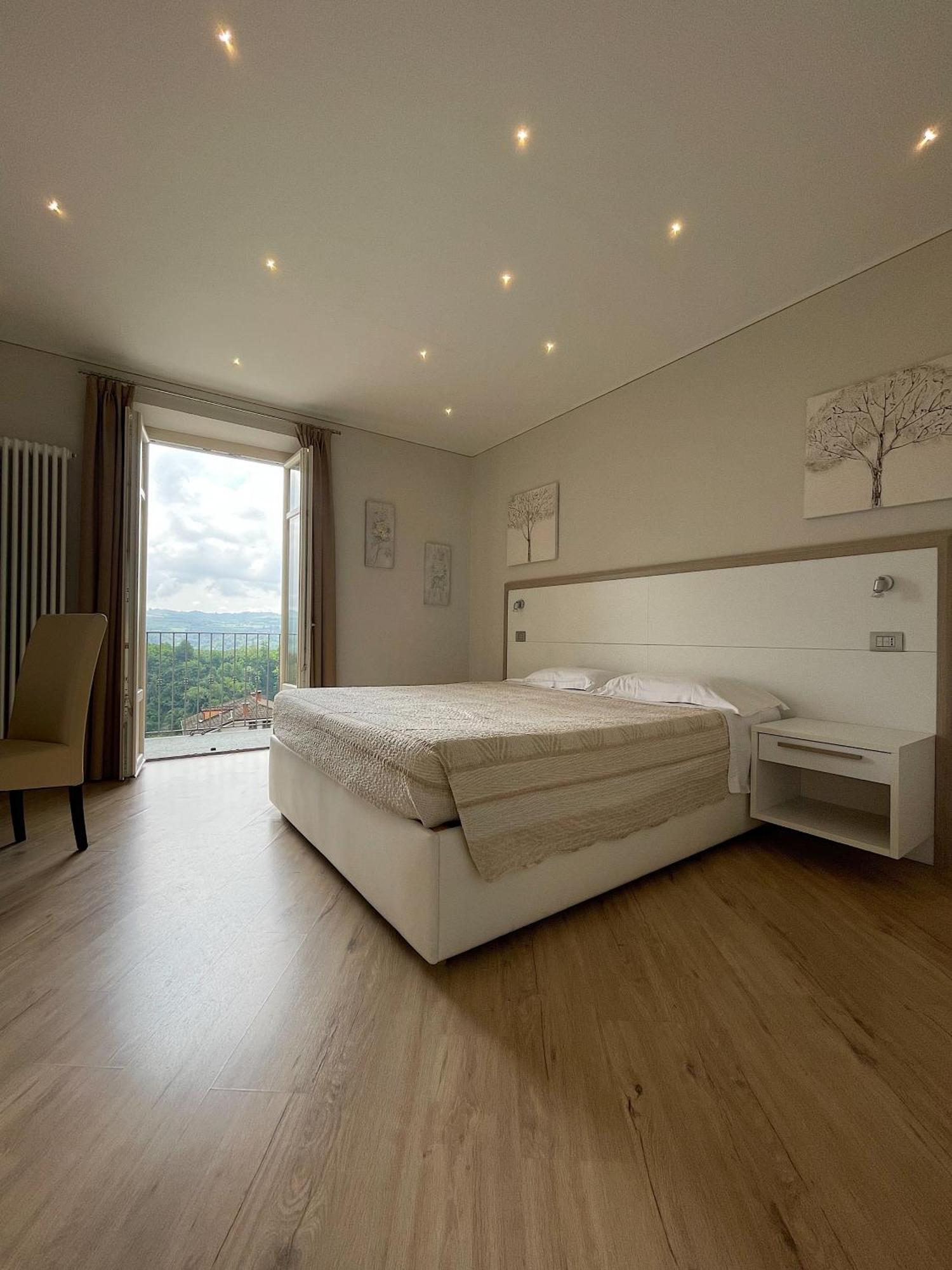 La Rocca Bed and Breakfast Carrù Εξωτερικό φωτογραφία