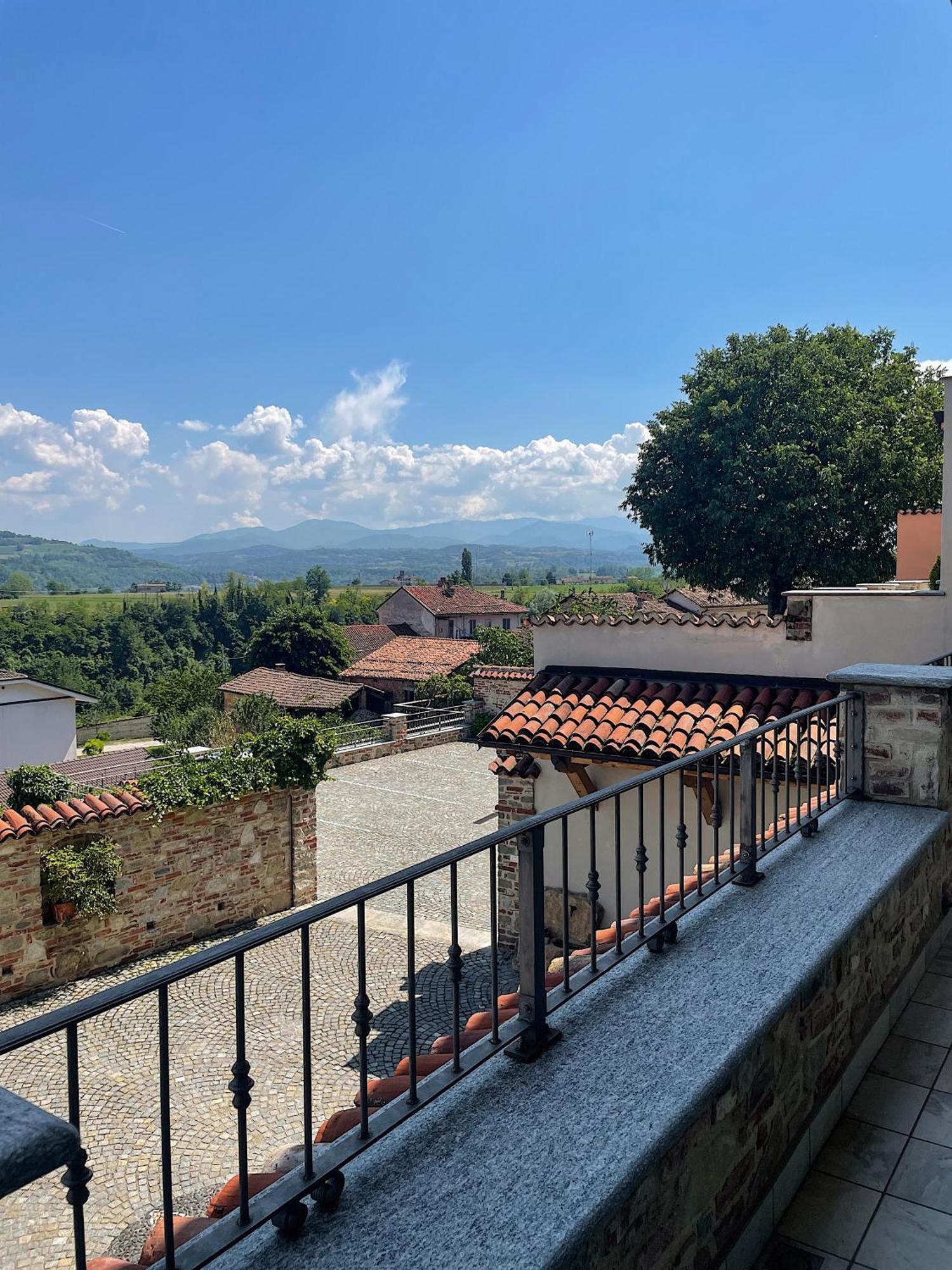 La Rocca Bed and Breakfast Carrù Εξωτερικό φωτογραφία